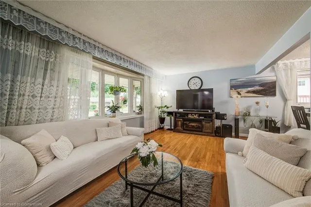 Additional image 9 of 170 Martinglen Cres