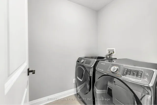 Additional image 31 of 577 Bridgemill Cres