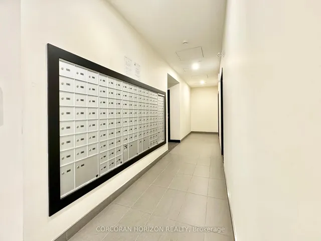 Additional image 25 of 690 KING St Unit 606