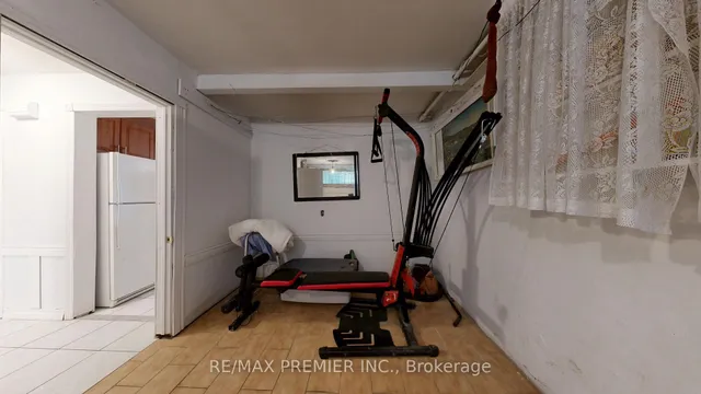 Additional image 37 of 574 Queens Dr