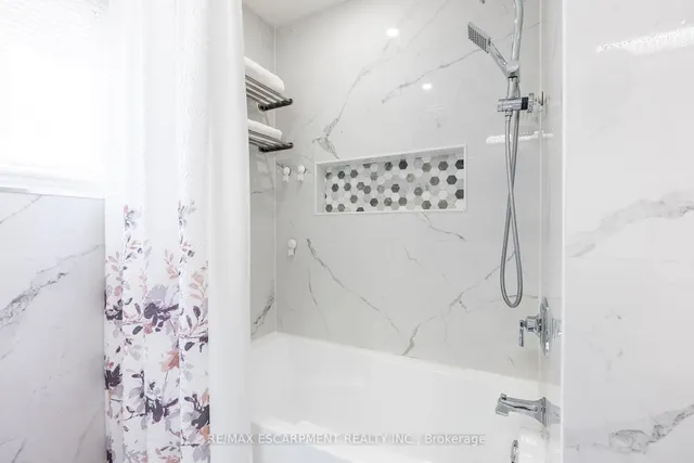 Additional image 29 of 40 Premier Rd