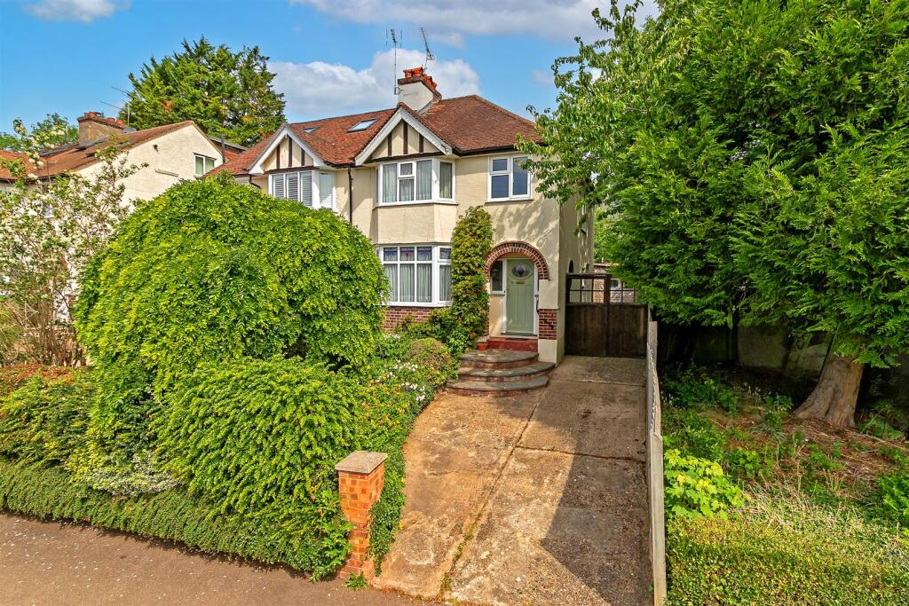 Francis Avenue, St. Albans