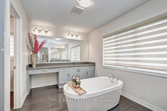 Additional image 30 of 624 Beckview Cres
