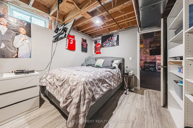 Additional image 27 of 185 COMFORT Crt