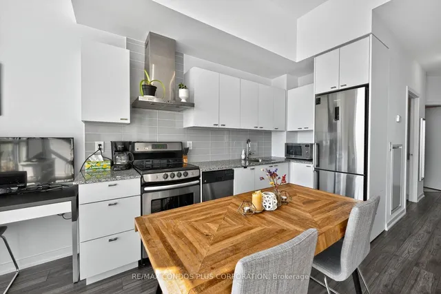 Additional image 6 of 51 East Liberty St Unit 2415