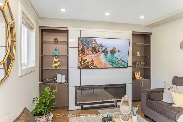 Additional image 22 of 53 Vintage Gate