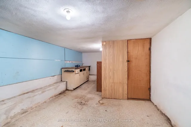 Additional image 32 of 26 MARTIN Rd