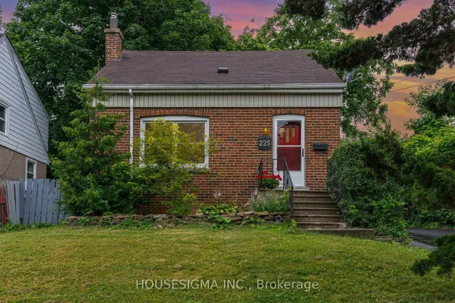 225 Bowman St