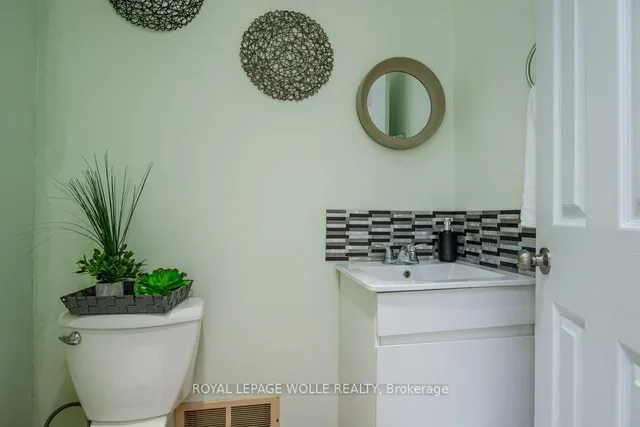 Additional image 16 of 634 Strasburg Rd Unit 3