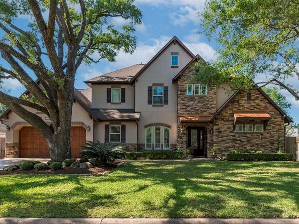 13906 Saint Marys Ln, Houston, TX 77079