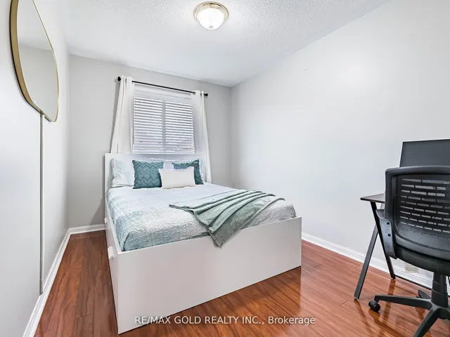 Additional image 23 of 7 Dunlop Crt