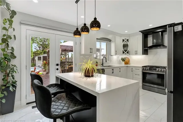 Additional image 11 of 101 Devonglen Dr