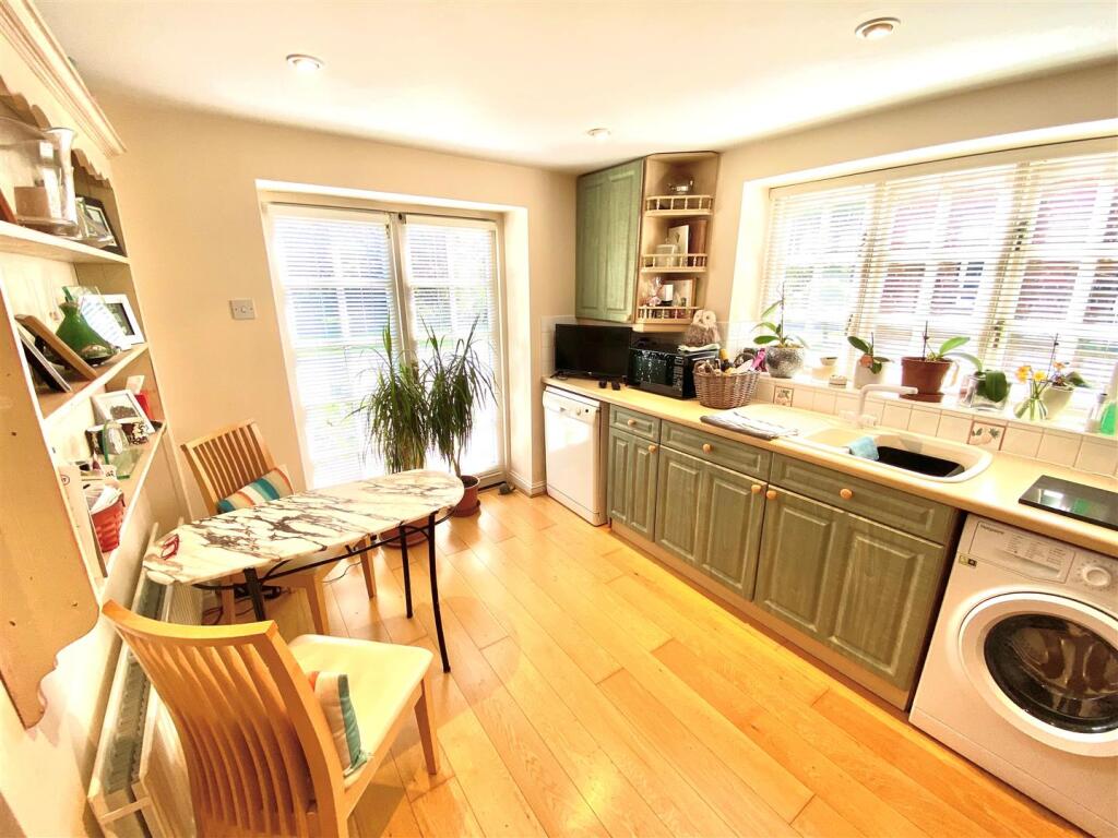 Additional image 3 of Potterells, Station Road, Welham Green