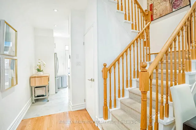 Additional image 6 of 886 Pape Ave