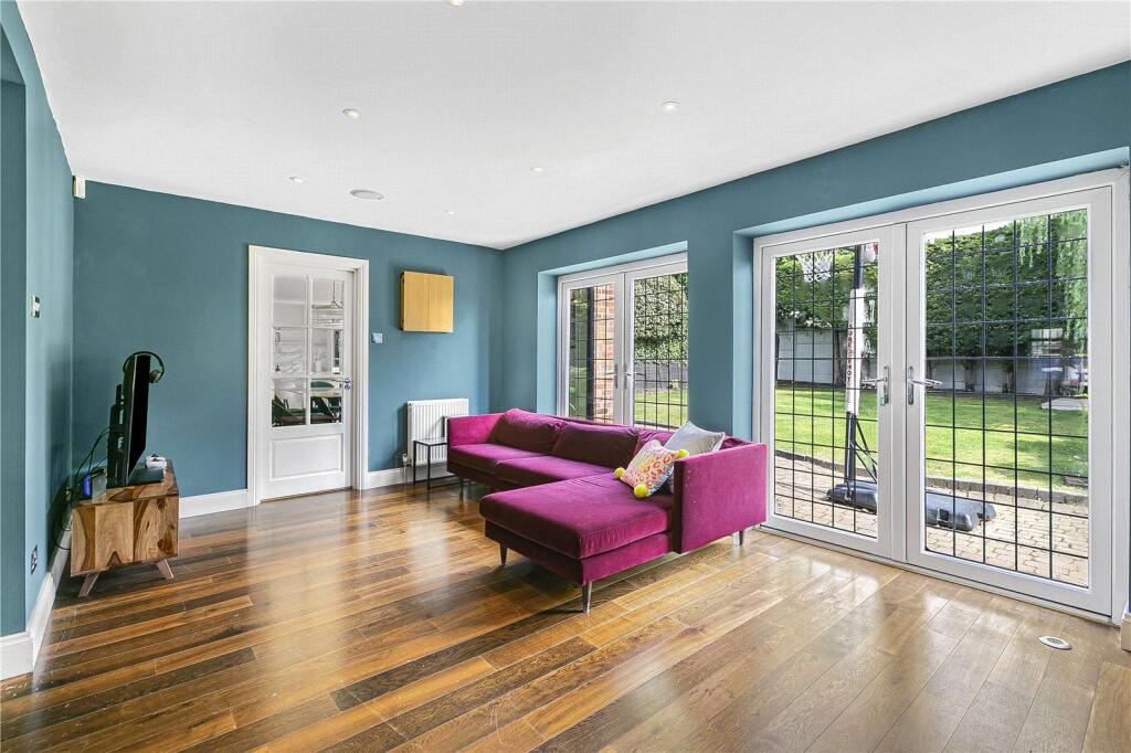 Additional image 5 of Mymms Drive, Brookmans Park, Hertfordshire, AL9