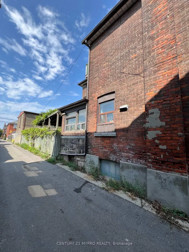 Additional image 4 of 664 Shaw St