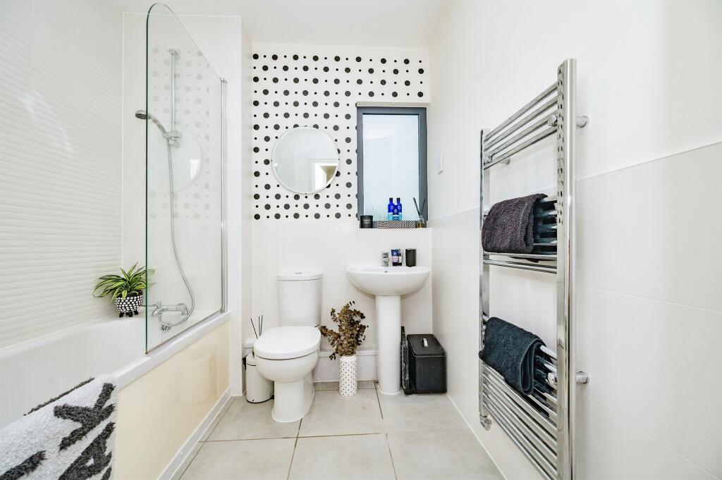 Additional image 10 of Sun Lane, Harpenden