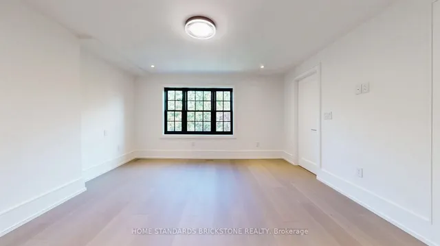 Additional image 36 of 38 Elgin Ave