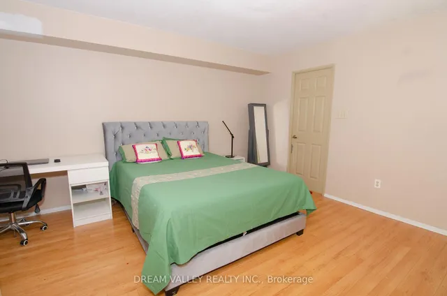 Additional image 20 of 3233 Eglinton Ave Unit 1107