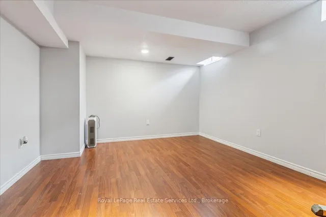 房产图片 36 - 64 Newport Cres