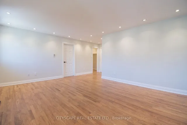 Additional image 18 of 43 Vintage Gate