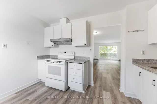 Additional image 4 of 50 Scarborough GolfClub Rd Unit 135