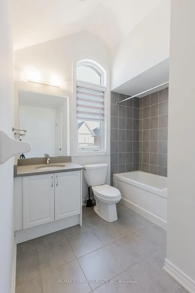 Additional image 30 of 100 Folgate Cres