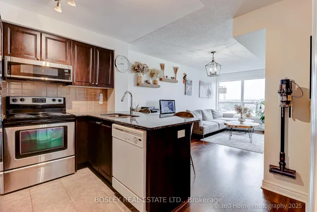 60 Fairfax Cres Unit 526