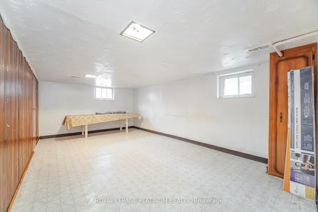 Additional image 8 of 79 Manitoba St