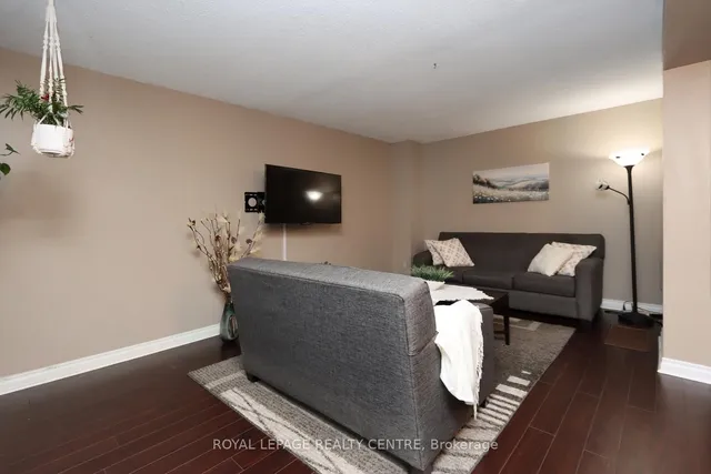 房产图片 11 - 444 Silverstone Dr 单元 11