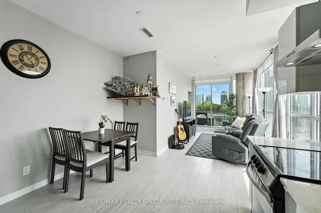 Additional image 4 of 51 East Liberty St Unit 401