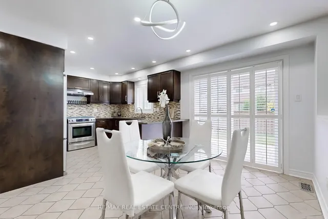 Additional image 11 of 5686 Whitehorn Ave