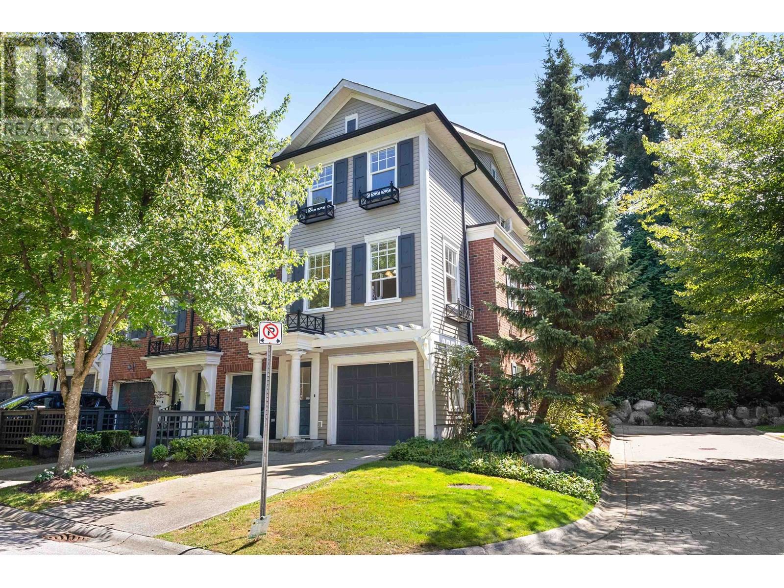 32 102 FRASER STREET|Port Moody, British Columbia V3H0C7