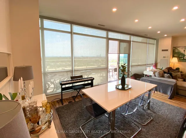 Additional image 11 of 5101 Dundas St Unit 1402