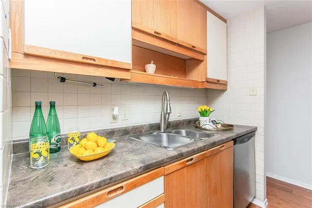 Additional image 10 of 20 Ellen St Unit 509