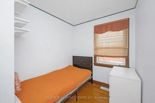 Additional image 13 of 676 Upper Wentworth St