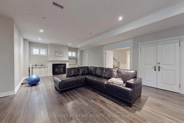 Additional image 44 of 133 Norton Ave