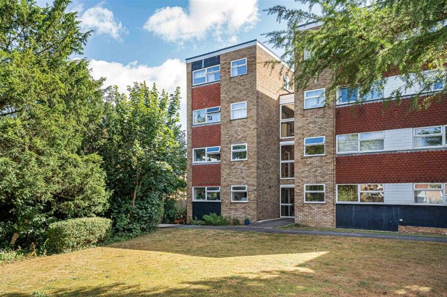 Milton Road, Harpenden, AL5