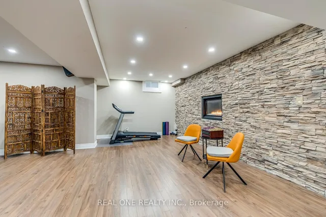 Additional image 40 of 2336 Thruxton Dr