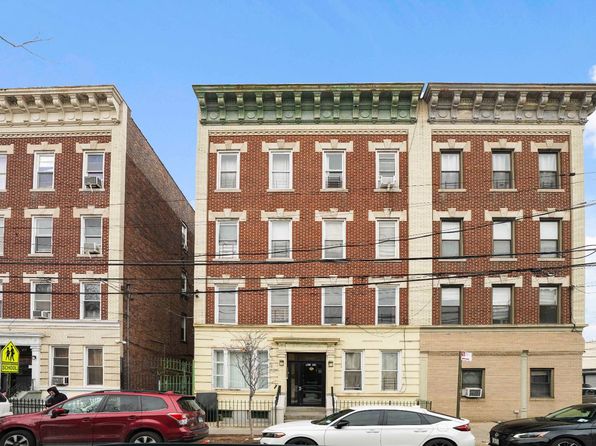 Property image for 6109 Catalpa Ave, Ridgewood, NY 11385