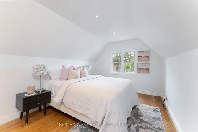 Additional image 25 of 52 Woodycrest Ave