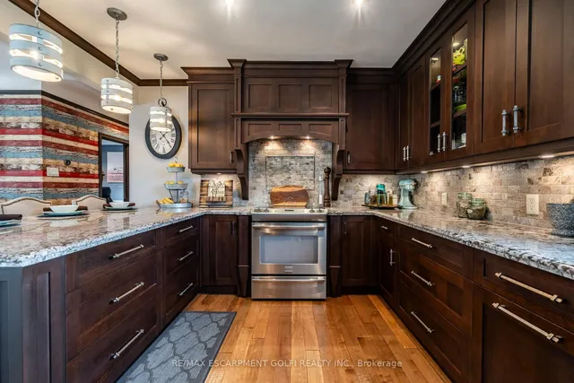 Additional image 8 of 62 Glenview Dr