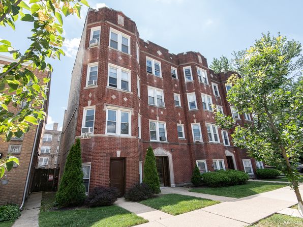 4855 W Roscoe St #1, Chicago, IL 60641