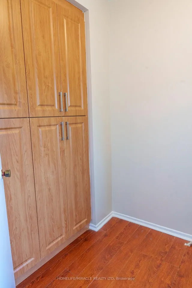 Additional image 26 of 43 Lexington Ave Unit 40