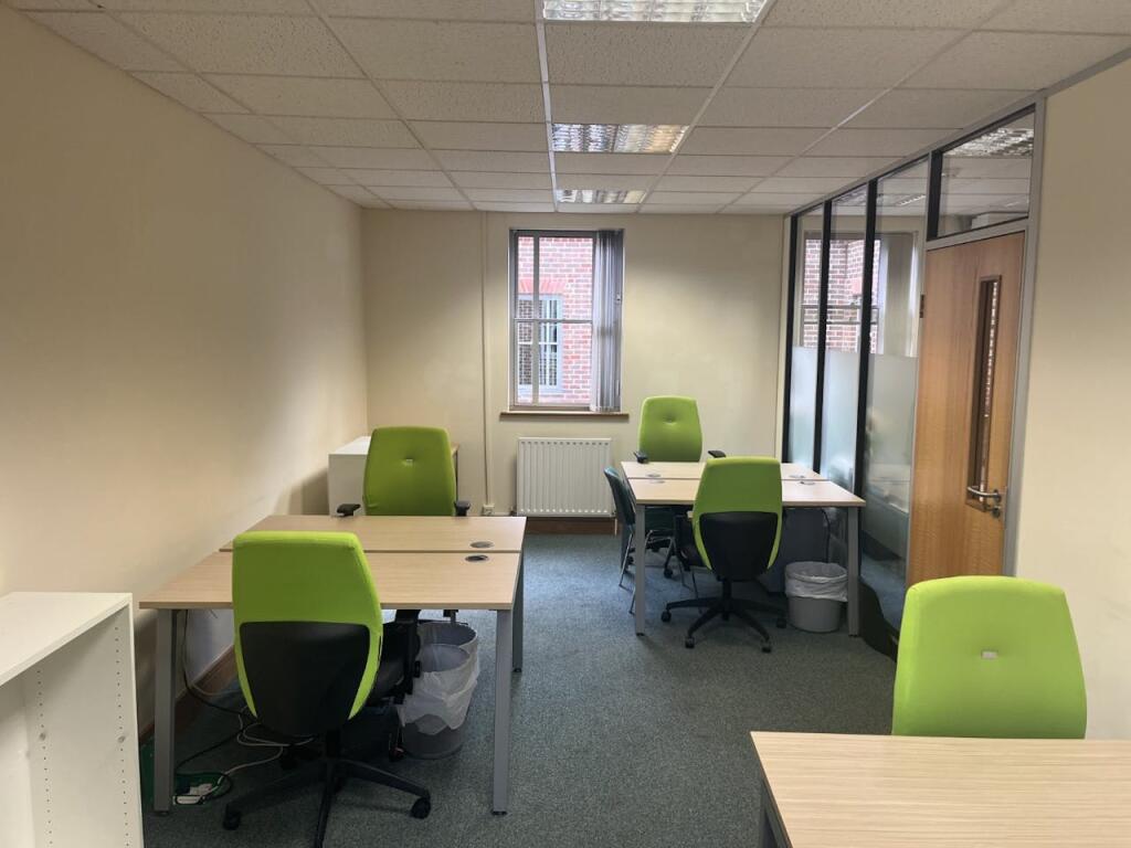 Additional image 4 of 5 Kinsbourne Court, 96-100 Kinsbourne Road, Harpenden, AL5 3BL