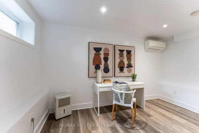 Additional image 40 of 52 Woodycrest Ave