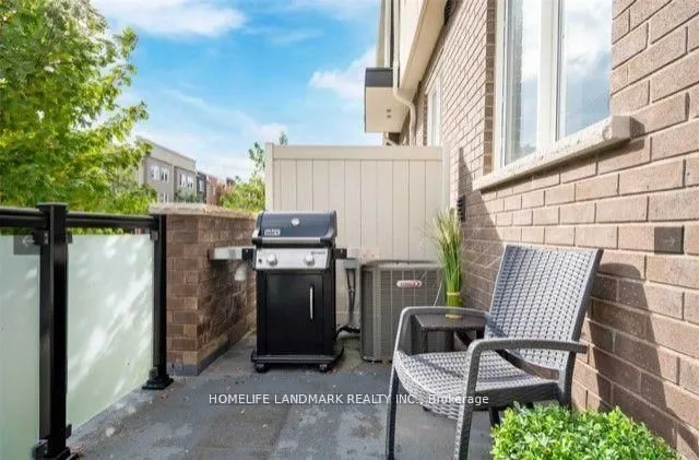 Additional image 2 of 15 Heron Park Pl Unit 14