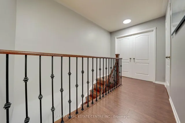 Additional image 24 of 32 Queen Anne Dr