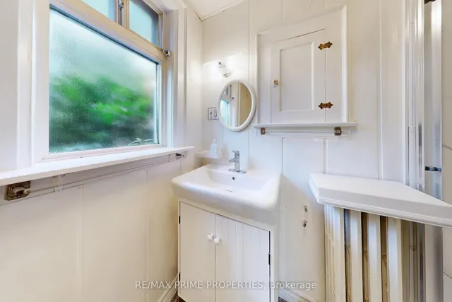 Additional image 14 of 1398 Pape Ave