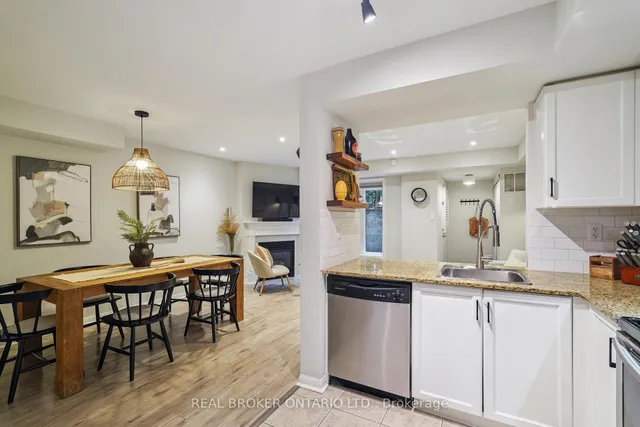 Additional image 11 of 18 Laidlaw St Unit 1016